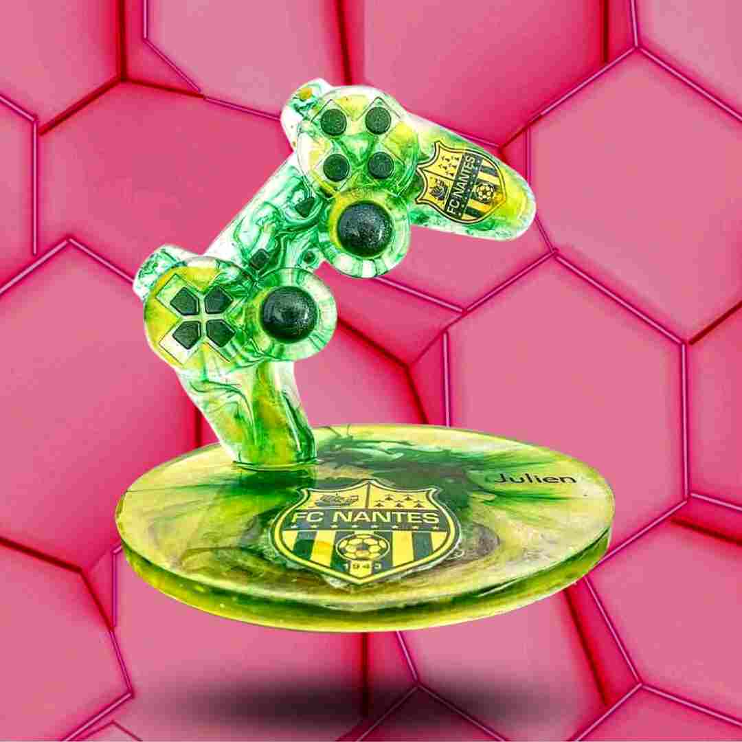 Décoration manette Playstation vert et jaune sur le thème Club de Foot