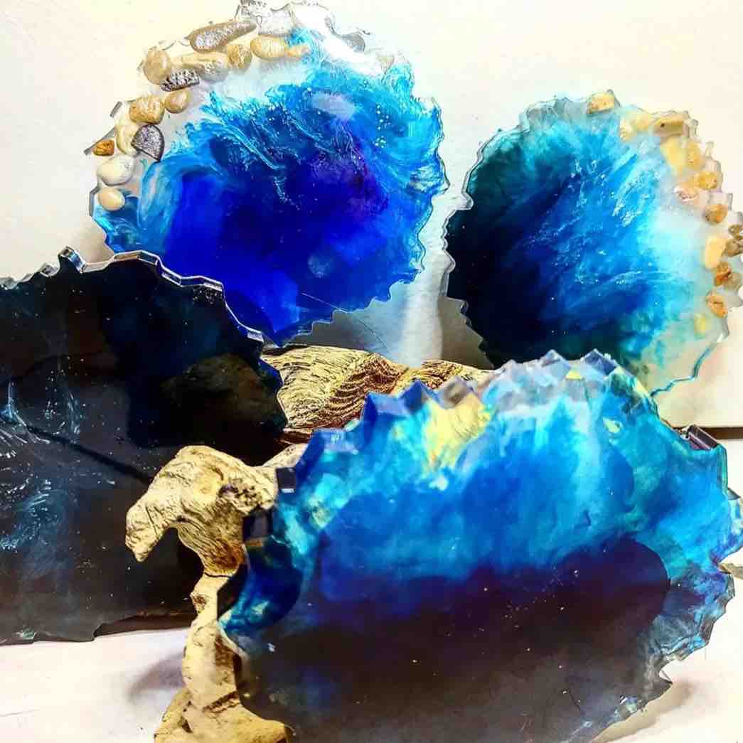 Dessous de verres bleus et dorés