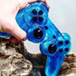 Décoration manette Playstation sans socle bleue, tenue